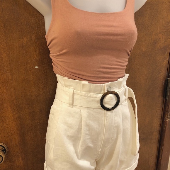 5/25$ Must BUY 5!! Forever 21 High waisted belted denim shorts. NWT size 28. - Picture 15 of 16